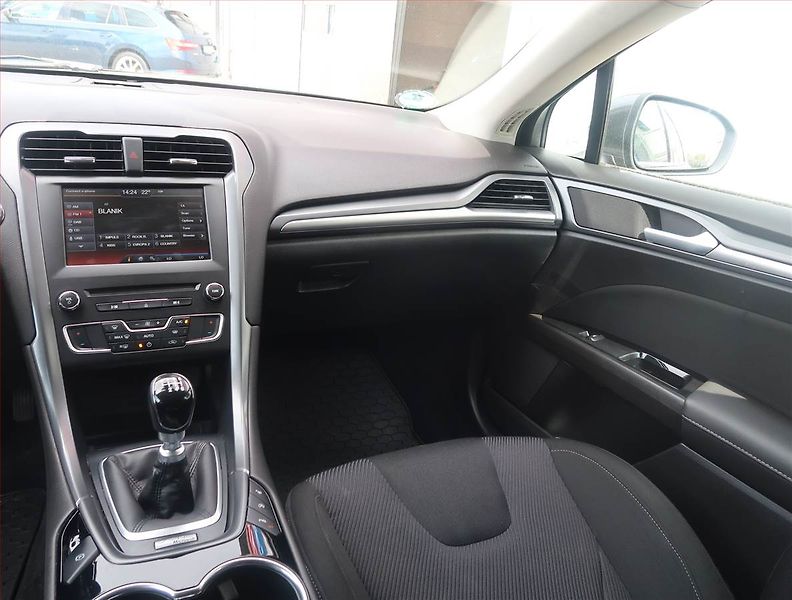 Ford Mondeo (2015) 2.0 TDCI, Navi, Tempomat - fotka 8 z 14