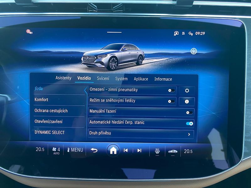 Mercedes-Benz Třídy E (2025) E 220 D 4MATIC - fotka 18 z 26