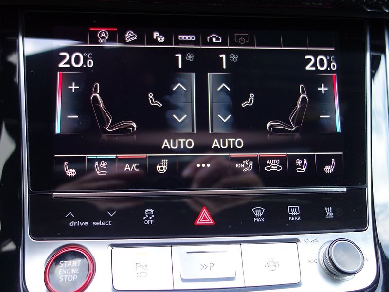 Audi SQ7 (2022) 4.0*TFSI*373KW*TOP-VÝB*ZÁRUKA! - fotka 26 z 50
