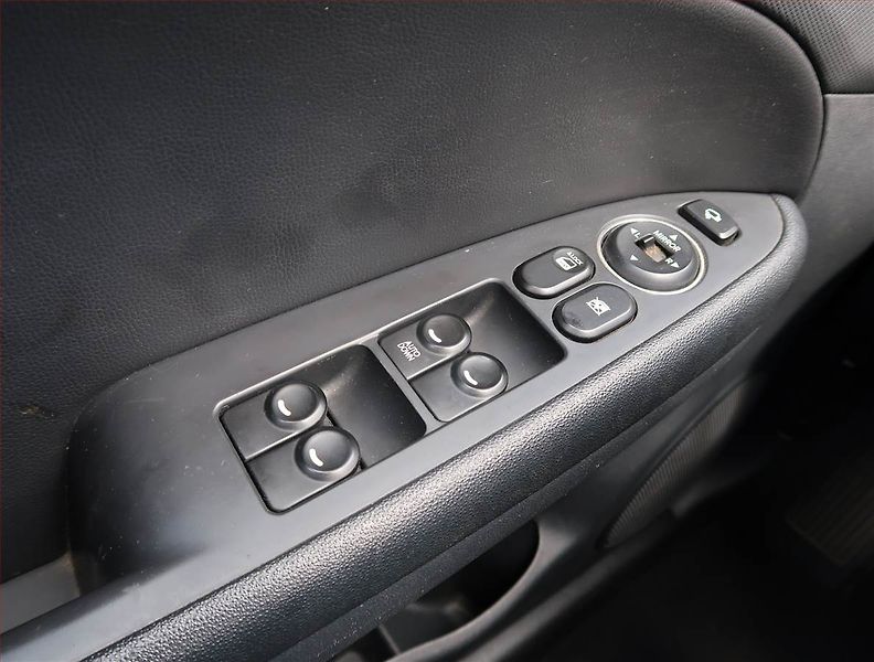 Hyundai i30 (2009) 1.6 CVVT, v provozu - fotka 17 z 18