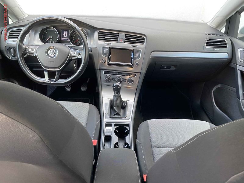 Volkswagen Golf (2014) 1.6TDi, AC, park.čidla - fotka 8 z 18