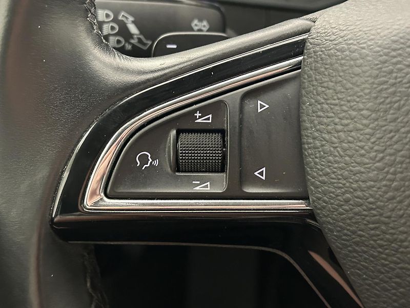 Škoda Superb 2.0 TDI Style Plus - fotka 24 z 27