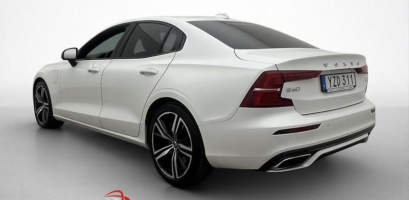 Volvo S60 Recharge T8 AWD R Kam Pano Taž - fotka 5 z 33