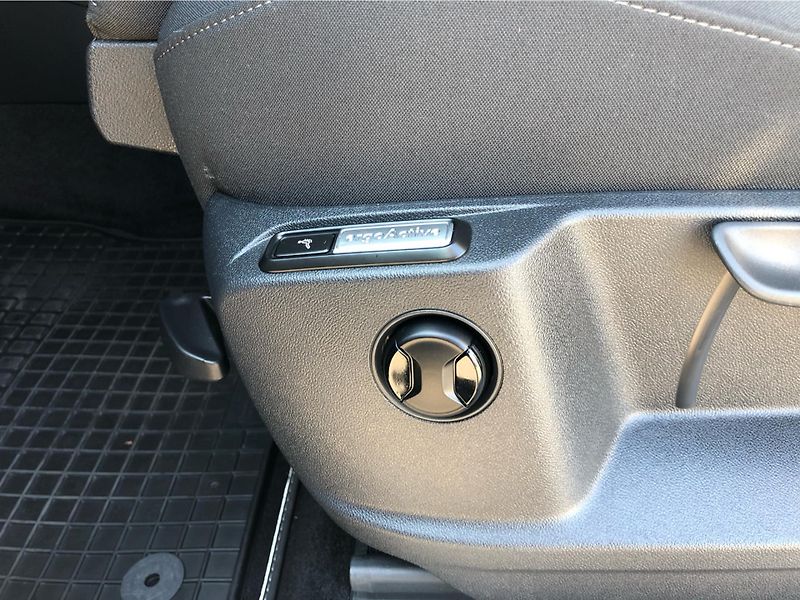 Volkswagen Tiguan 2.0 TDI - fotka 27 z 29