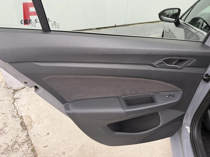 Volkswagen Golf (2022) 2.0 TDI 110kW, ser.historie - fotka 12 z 31
