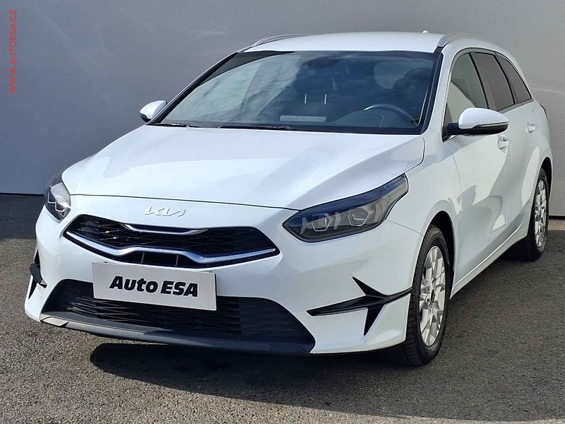 Kia Ceed (2022) 1.5 T-GDi SW, 2.maj,ČR, TOP - fotka 3 z 19