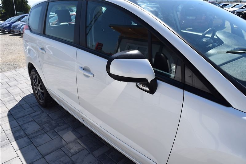 Peugeot 5008 1,6 HDI 84KW AUTOMAT PO SERVIS - fotka 9 z 49