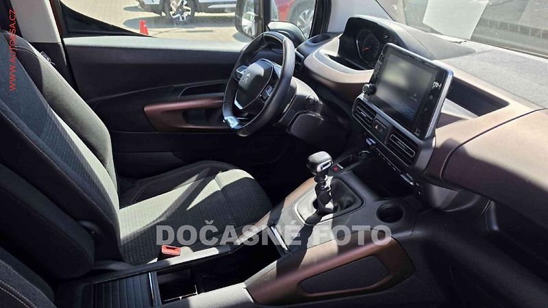 Peugeot Rifter (2020) 1.5HDi MAXi 7míst, GT Line - fotka 6 z 9