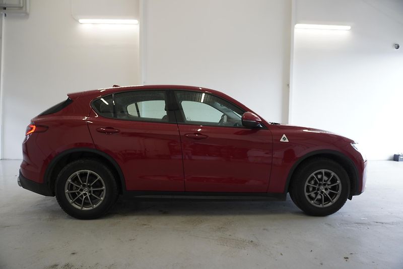 Alfa Romeo Stelvio 2.2D 132kW, 121 000KM - fotka 4 z 29