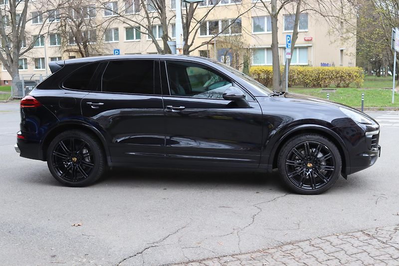 Porsche Cayenne S DIESEL 4.2 V8 283kW 4X4 DPH - fotka 7 z 50