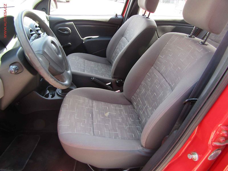Dacia Logan (2011) 1.2i, 1.maj,ČR, TZ, servis - fotka 9 z 13
