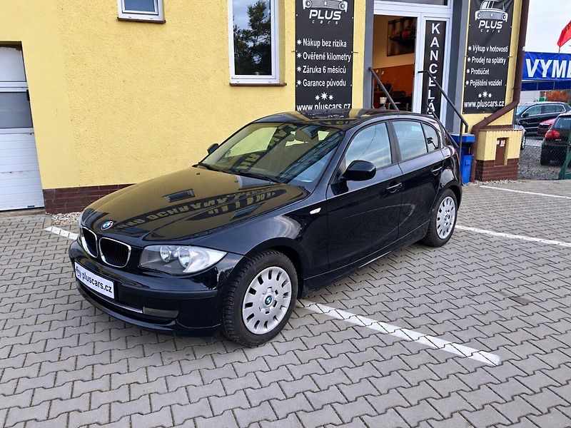 BMW Řada 1 2,0i (90kW)*DIGI KLIMA* - fotka 1 z 15