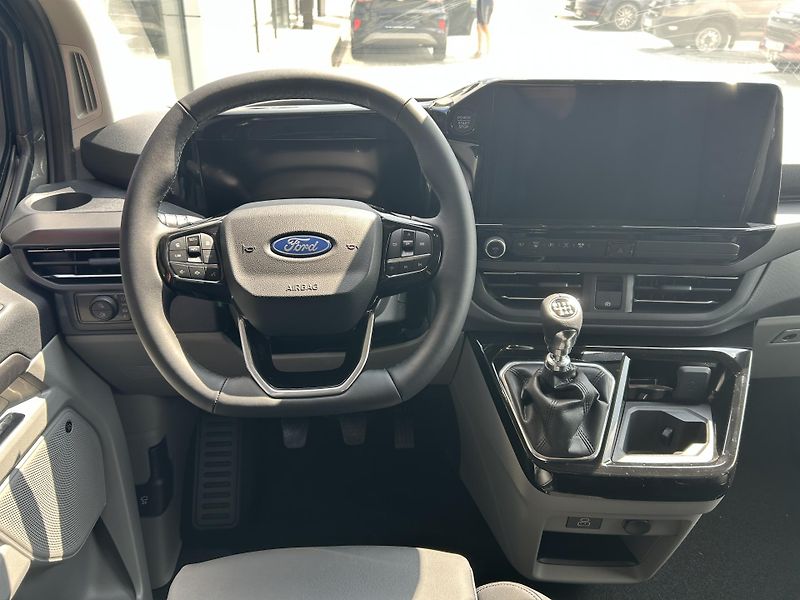 Ford Tourneo Custom Titanium L1 2.0 EcoBlue 110 kW - fotka 15 z 35