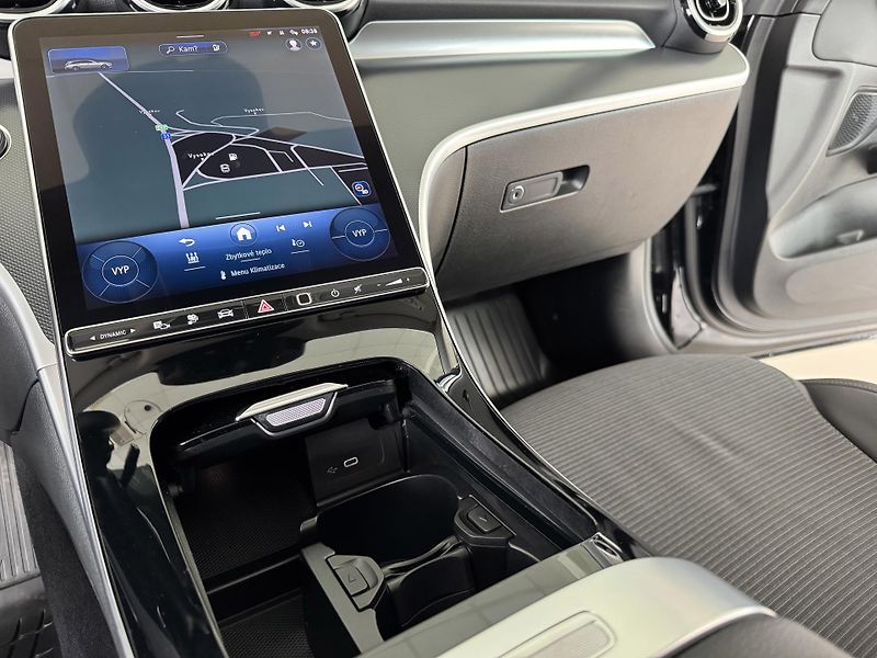 Mercedes-Benz Třídy C 300eT*230kW*Avantg*REZERVACE! - fotka 24 z 39