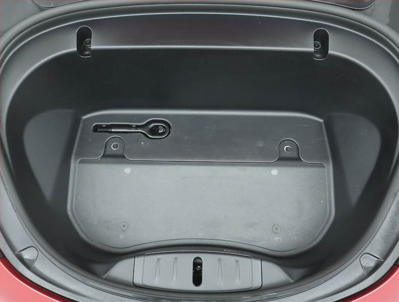 Tesla Model 3 (2020) Std Range Plus 52kWh, SoH 85% - fotka 15 z 23