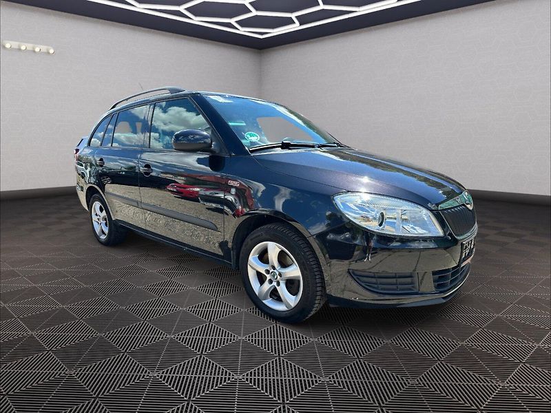 Škoda Fabia (2011) 1,2TSI 77Kw - fotka 1 z 29