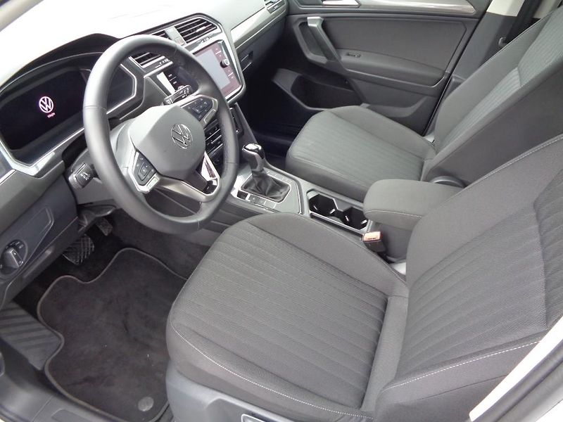 Volkswagen Tiguan 2.0 TDI DSG Life 7 míst 110kW - fotka 10 z 30