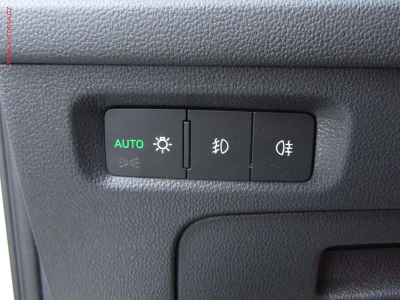 Škoda Octavia (2022) 2.0 TDi, ČR, Style, LED - fotka 12 z 17