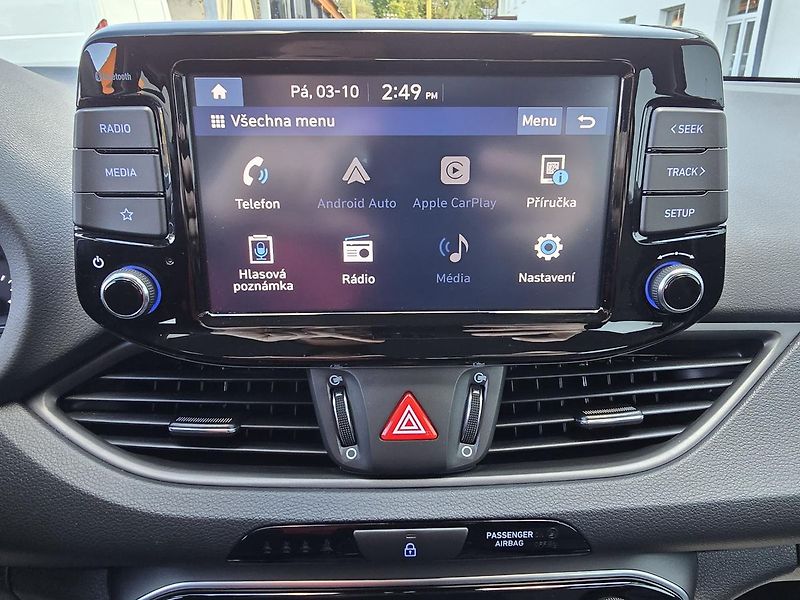 Hyundai i30 88kW COMFORT LED KAMERA NAVI - fotka 14 z 37