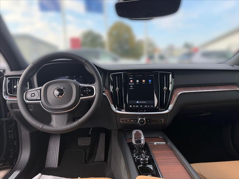 Volvo V60 (2026) 2,0 B4 Plus Bright 6247 - fotka 10 z 14