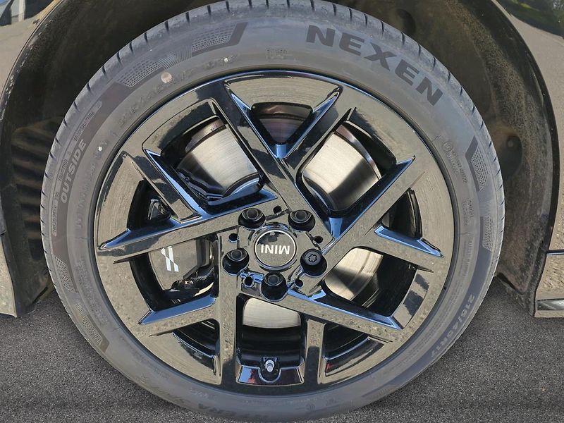 Mini Cooper S - fotka 16 z 18