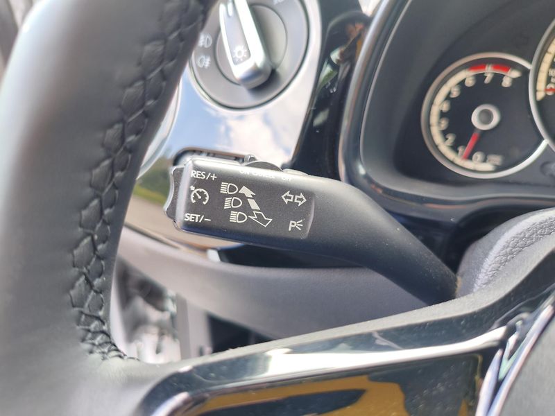 Volkswagen Beetle (2013) 1,2 TSI Cabrio Sport - fotka 20 z 35