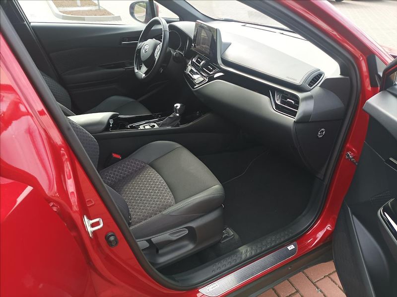 Toyota C-HR 1,8 Style - fotka 8 z 20