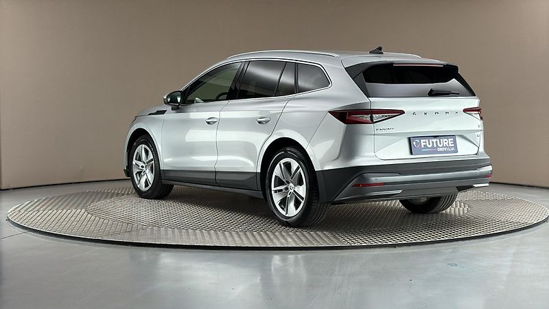Škoda Enyaq 82 kWh AUT 80 Loft - fotka 2 z 29