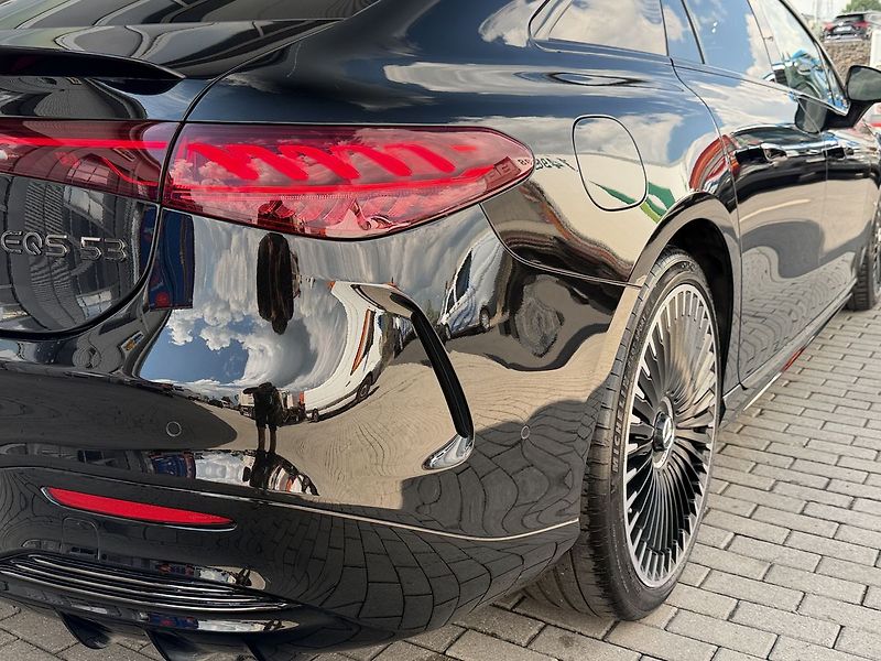 Mercedes-Benz EQS 53 4MATIC+ Electric Art Editio - fotka 12 z 48