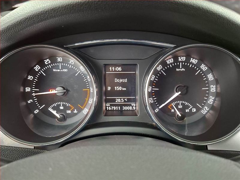 Škoda Superb (2012) 2.0 TDI, Xenony, Tempomat - fotka 11 z 15