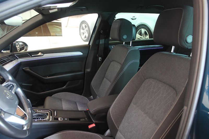 Volkswagen Passat (2023) 2.0TDI DSG Nez.Topení Display  - fotka 17 z 38
