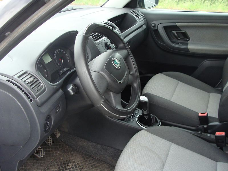 Škoda Fabia 1.2 TSi, 63 kW, klima,nová STK - fotka 9 z 21