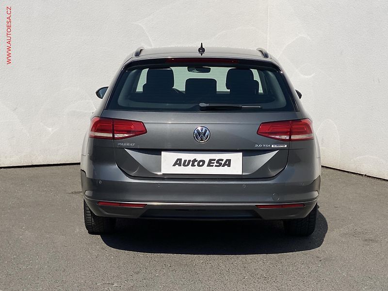 Volkswagen Passat (2015) 2.0 TDi, Comfort, DSG, LED - fotka 5 z 18