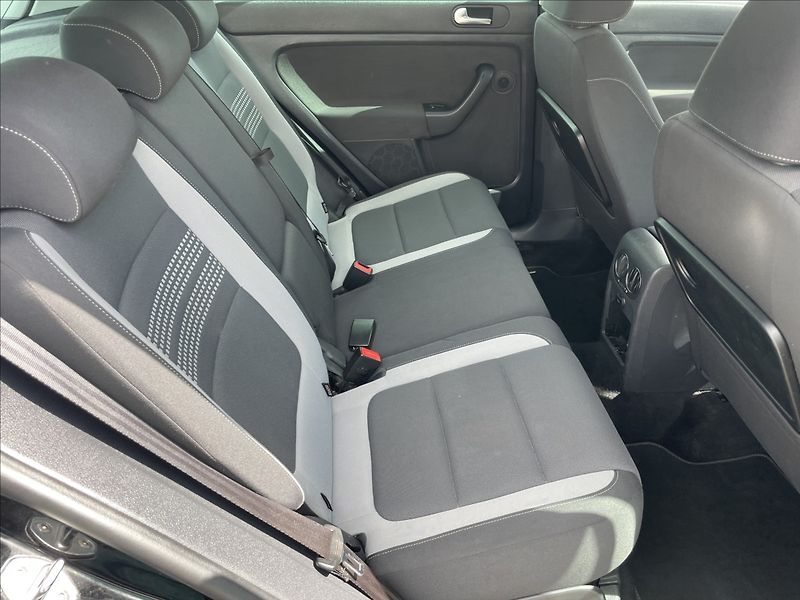 Volkswagen Golf Plus 1,6 TDi 77kw LIFE Klima Tempom - fotka 11 z 34