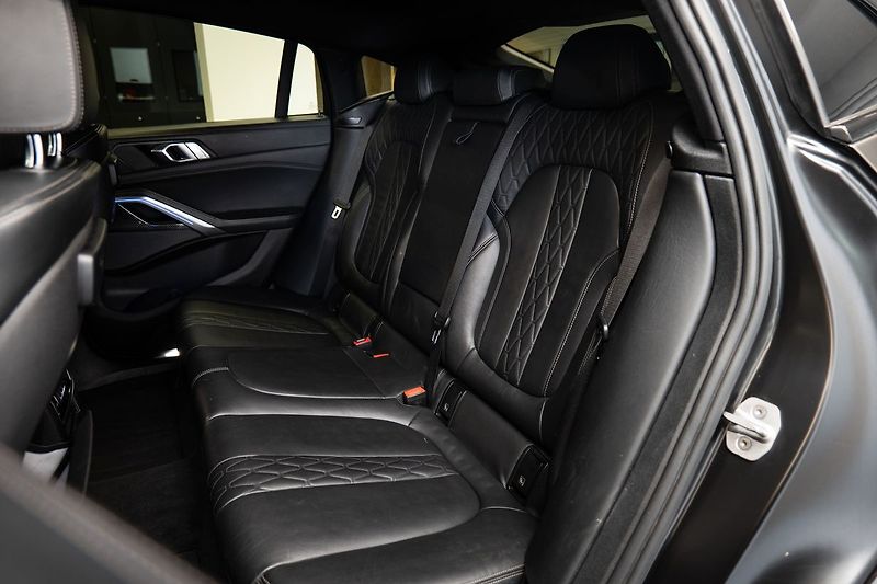 BMW X6 M50i HAXER/HarmanKardon/360 - fotka 11 z 25