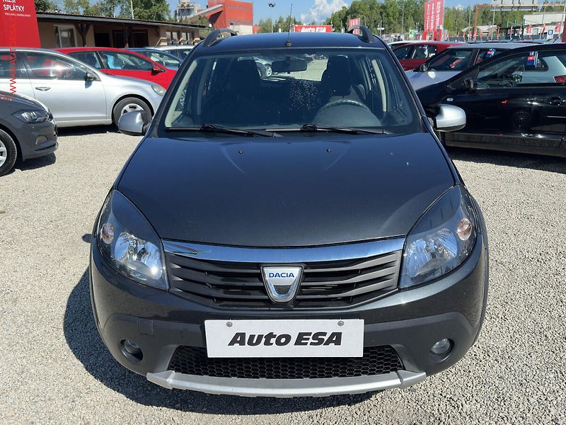 Dacia Sandero (2011) 1.6i, ČR, AC - fotka 2 z 14