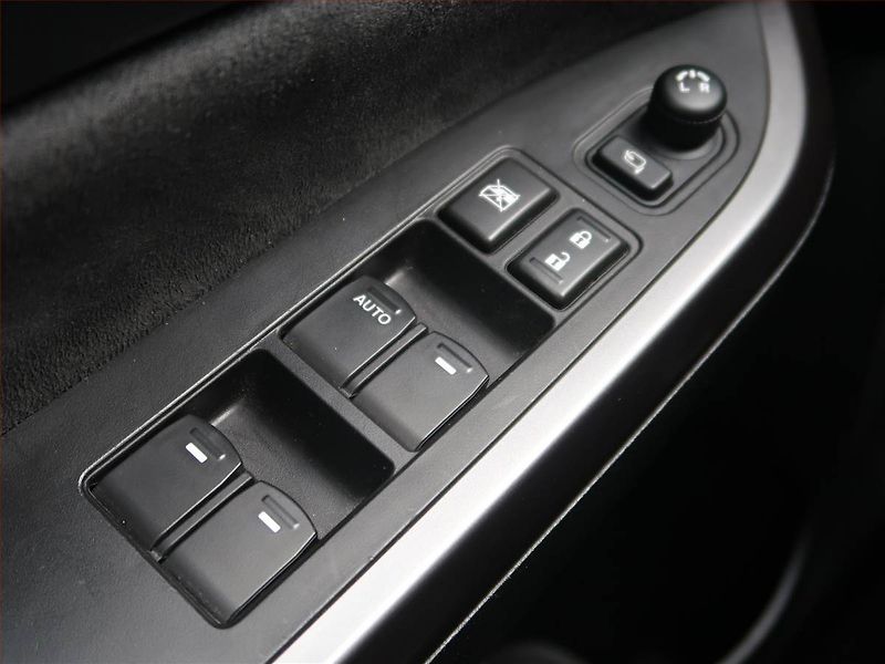 Suzuki Vitara (2023) Elegance 1.4 BoosterJet - fotka 17 z 18