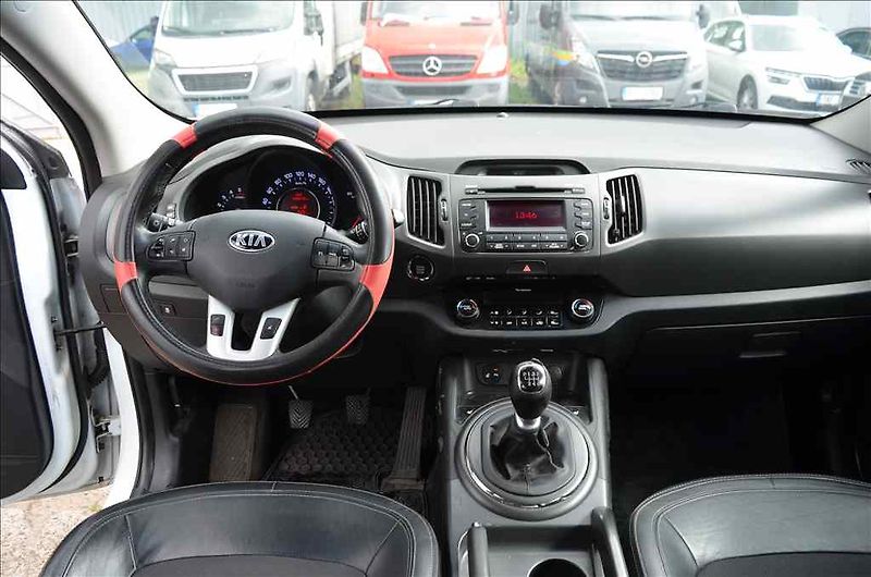Kia Sportage (2013) 2,0 CRDI AWD - fotka 14 z 28