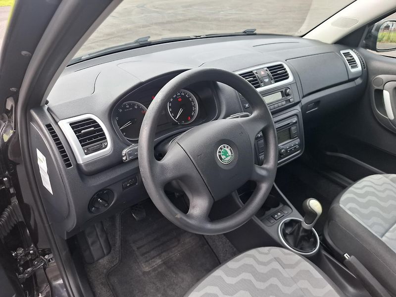 Škoda Fabia (2009) 1.4 16V 63kW,klima,tažné  - fotka 9 z 19