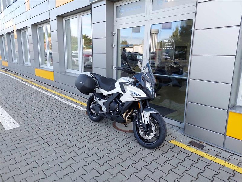 CFMOTO (2023) 700MT Premium  EU5 - fotka 2 z 6