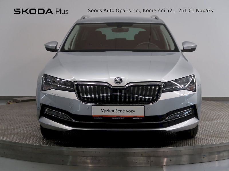 Škoda Superb (2022) iV STYLE 1.4TSI 160KW DSG - fotka 4 z 44