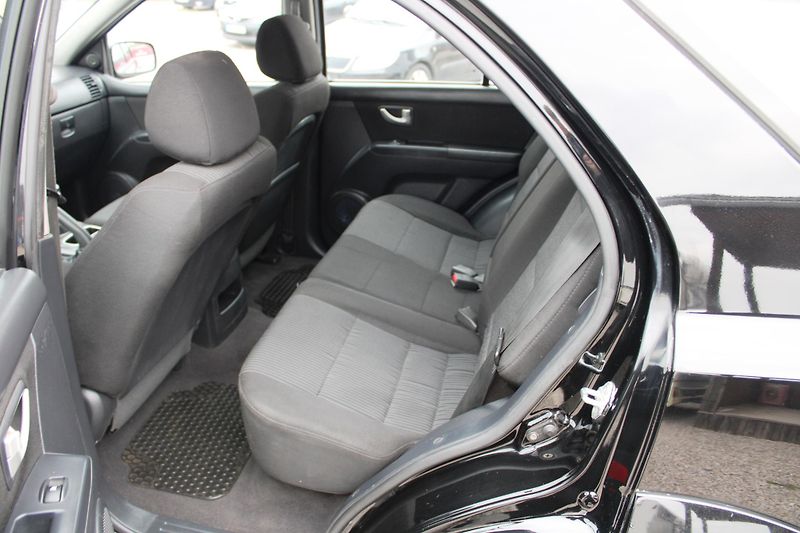 Kia Sorento (2009) 2,5CRD KLIMA 4X4 EL.OKNA  ALU - fotka 10 z 16