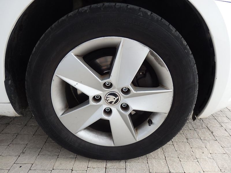 Škoda Octavia 1.4 TSI 81 kW G-TEC CNG - fotka 12 z 17