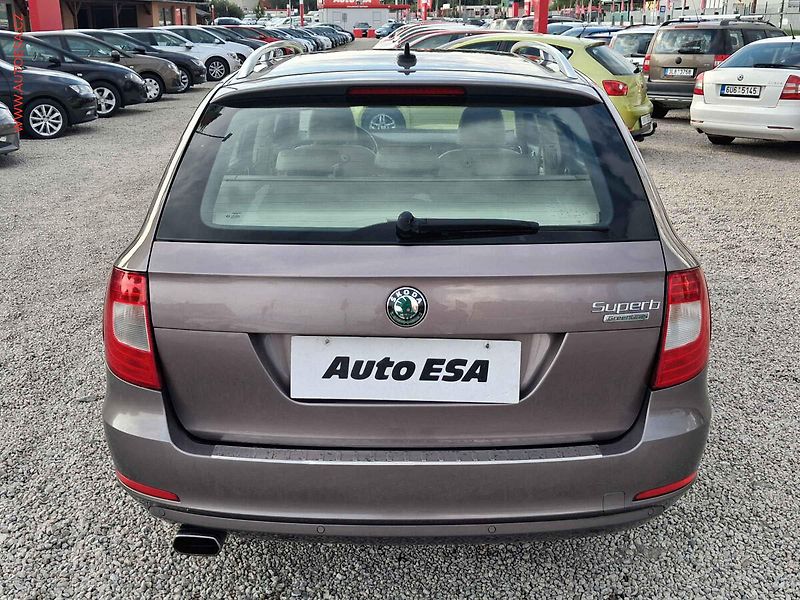 Škoda Superb (2012) 1.6TDi, Xenon - fotka 5 z 23