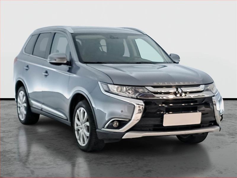 Mitsubishi Outlander (2017) 2.0, Tempomat, Park. senzory - fotka 1 z 17