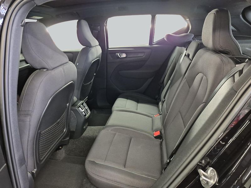 Volvo XC40 Recharge 69 kWh Ultimate - fotka 11 z 19