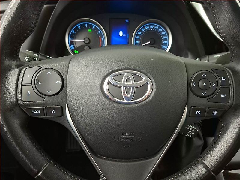 Toyota Corolla (2018) 1.6 Valvematic, Tempomat - fotka 15 z 18