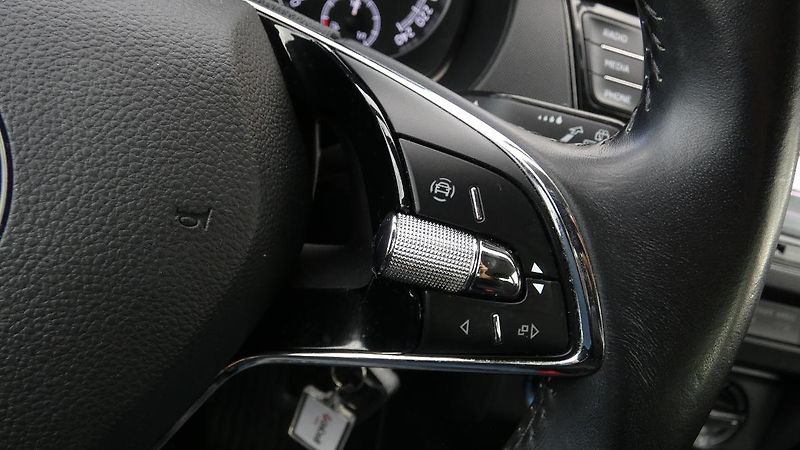 Škoda Fabia Combi 1,0 TSI Ambition Tour - fotka 12 z 22