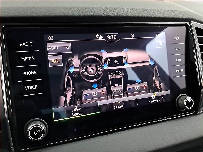 Škoda Karoq (2023) 1.5 TSI - fotka 16 z 22