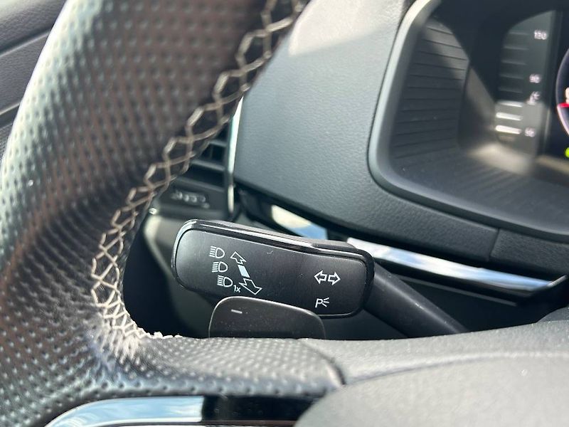 Škoda Karoq 2,0TSI 140kW Sportline 7DSG 4x - fotka 14 z 28